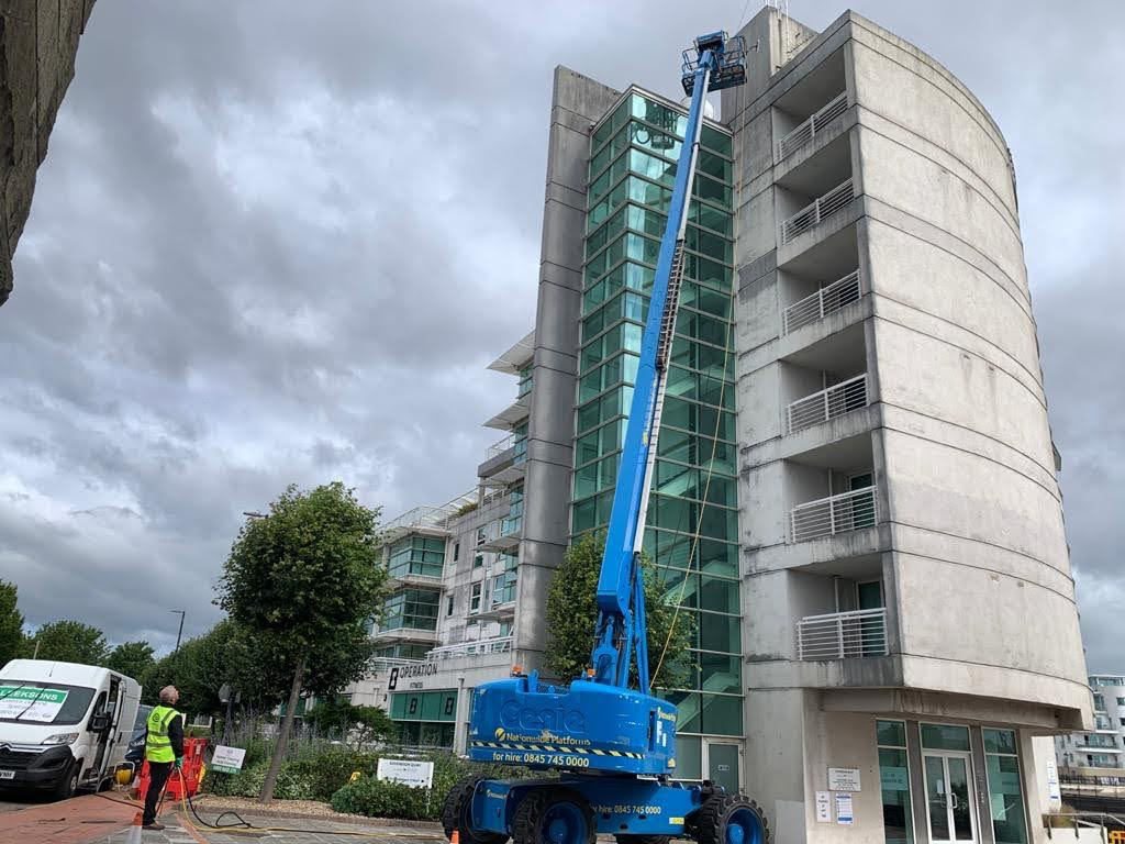 render cleaning cardiff