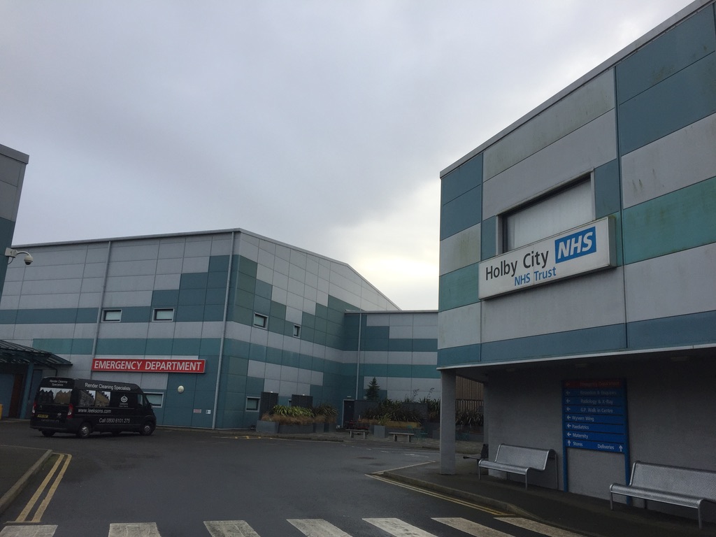 holby city Cladding cleaning